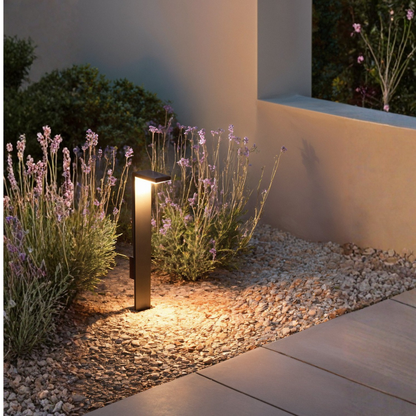 Luxore Outdoor LED Solar Beacon in Aluminum