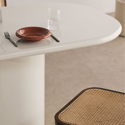 Milford Oval Dining Table 200x105 cm in Lacquered MDF
